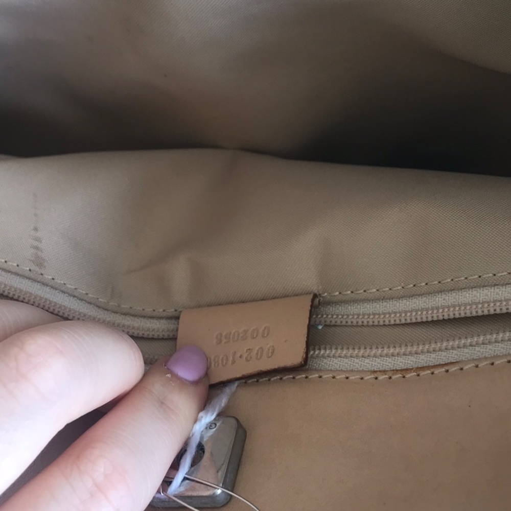 Authentic Gucci Chartreuse Handbag - Picture 4 of 4